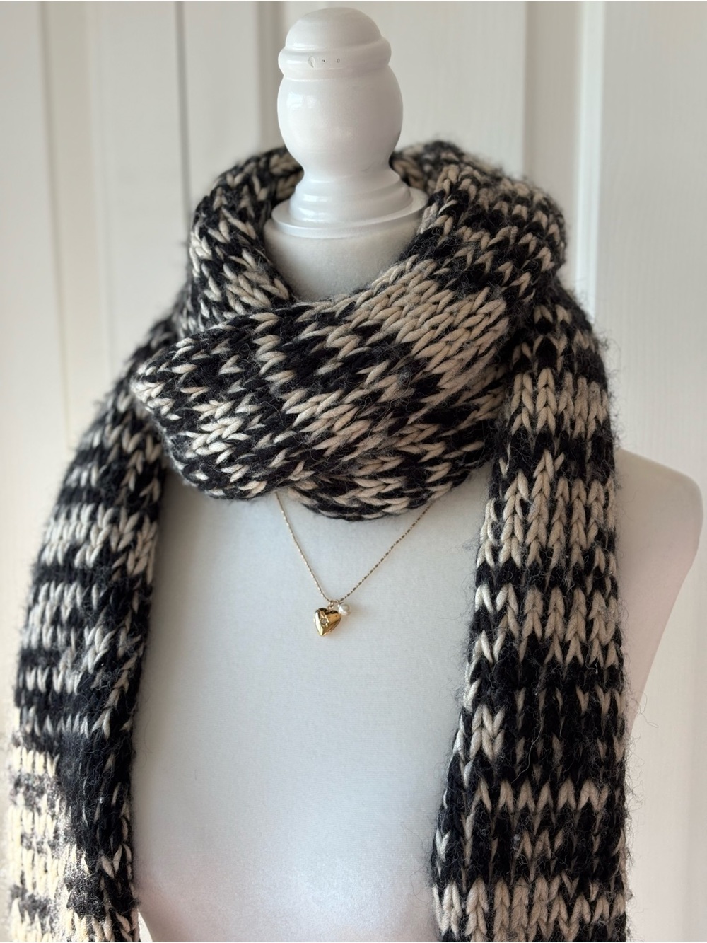 Cozy Black & Cream Chunky Knit Scarf